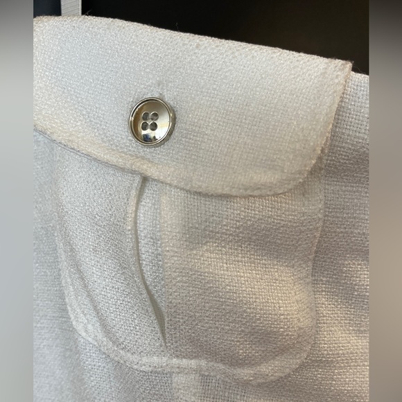 XOXO White with Green/Gold Pocket Embellishments‎ - Picture 4 of 11